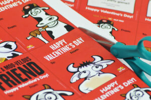 Printable Valentine's Day cards for your Cow Tales candy.