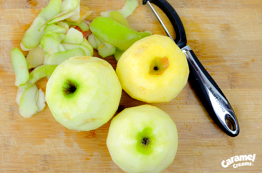 peeled green apples