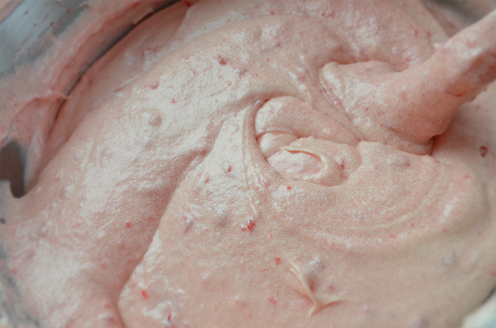 Cherry wine and cream cheese mixture